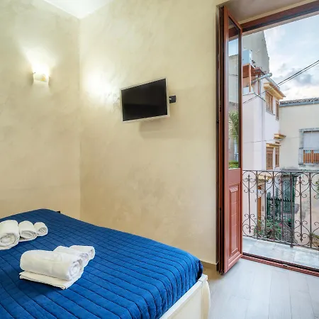 Porta Nazionale Dependance Bed & Breakfast 3*