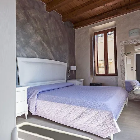 Porta Nazionale Dependance Frühstückspension Noto