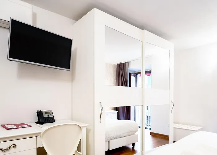 Porta Nazionale Dependance Bed and Breakfast 3*